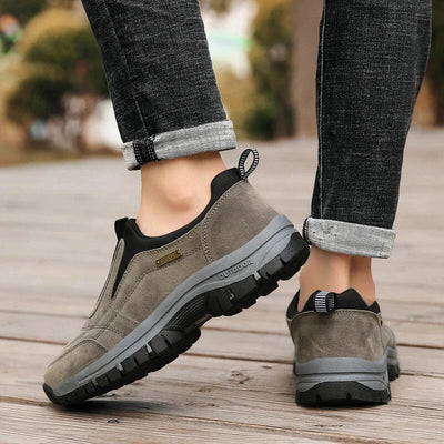 Scarpe ortopediche da outdoor che migliorano l’equilibrio e offrono supporto alla salute della colonna vertebrale e delle articolazioni degli anziani, adatte a donne e uomini.