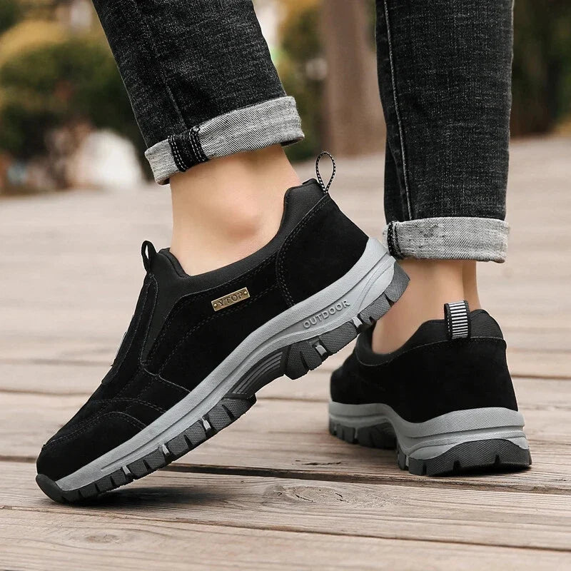 Scarpe ortopediche da outdoor che migliorano l’equilibrio e offrono supporto alla salute della colonna vertebrale e delle articolazioni degli anziani, adatte a donne e uomini.